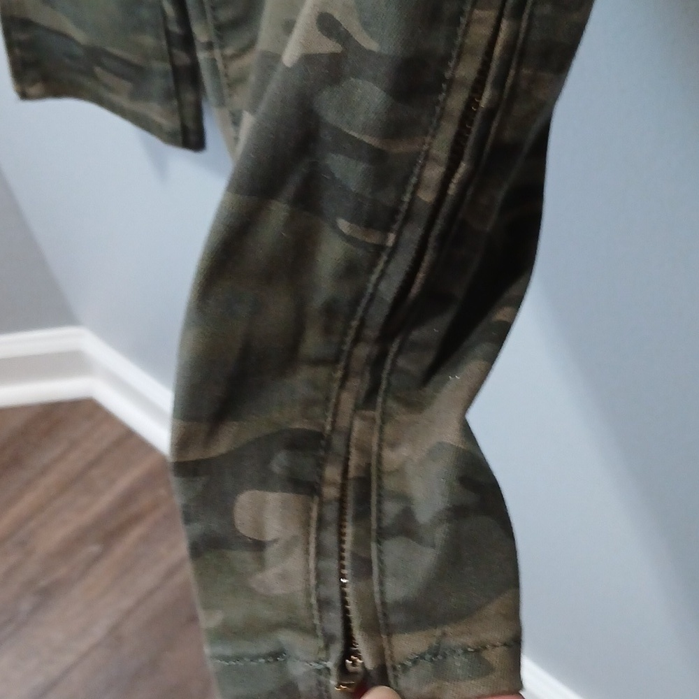 Social Standard by Santuary Camouflage Pants Size 14 Pockets Zipper Ankle - Picture 3 of 8